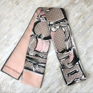 Louis Vuitton Trunks Bandeau Rose Poudre